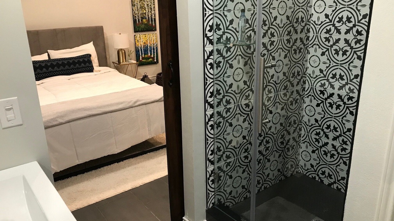 Photo of Bathroom in Cherry Street