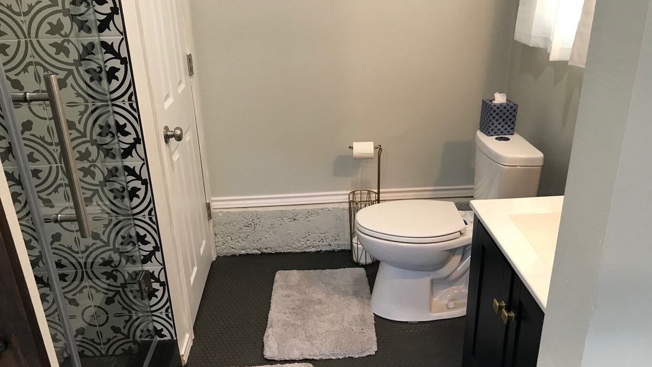 Photo of Bathroom in Cherry Street