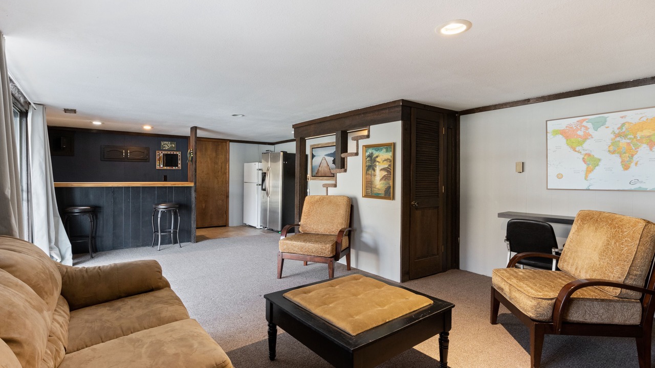 Photo of Livingroom in Camdenton