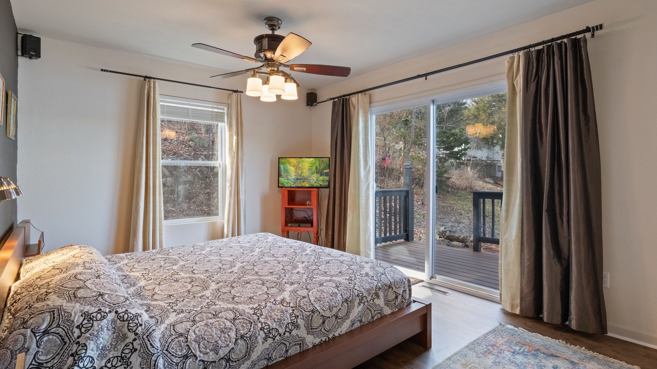 Photo of Bedroom in Camdenton