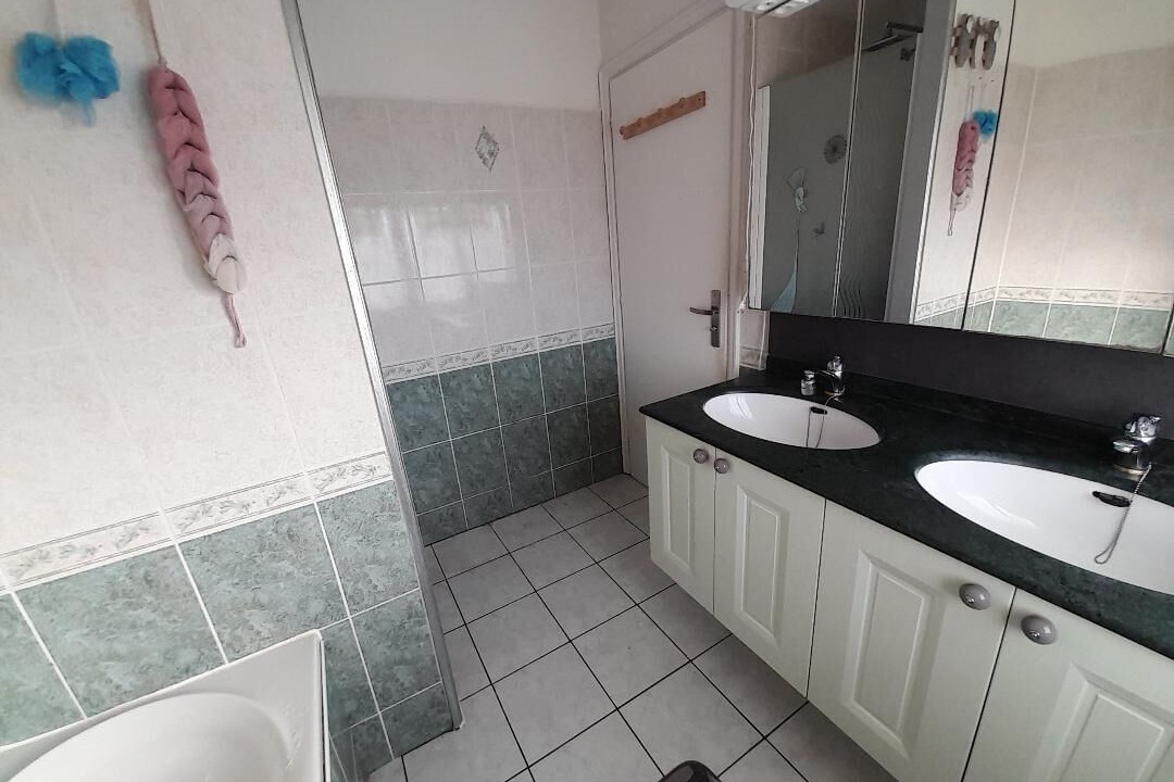 Photo of Bathroom in Coudekerque-Branche