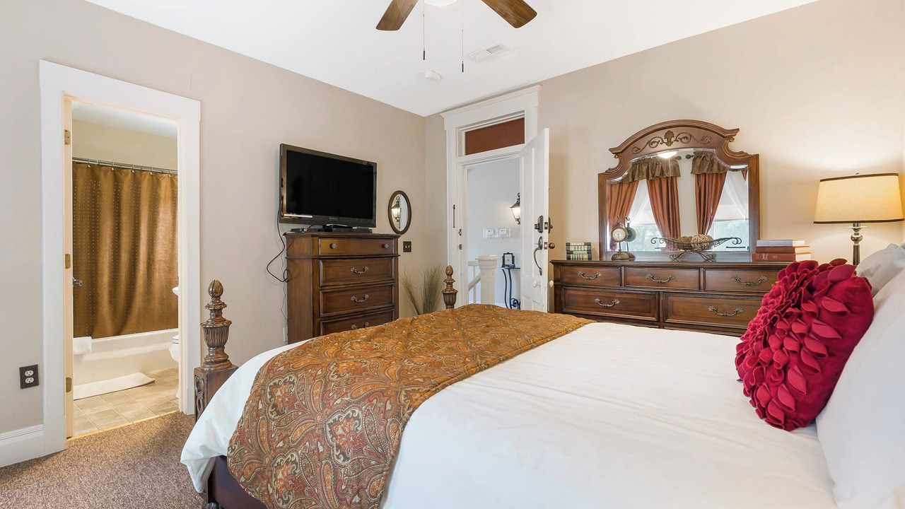 Photo of Bedroom in Downtown Branson