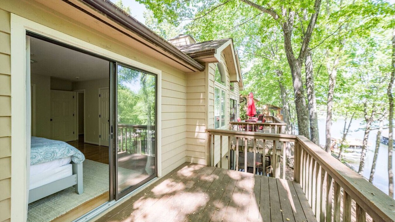 Photo of Patio Balcony in North Shore