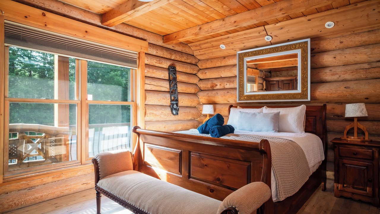Photo of Bedroom in Mandeville