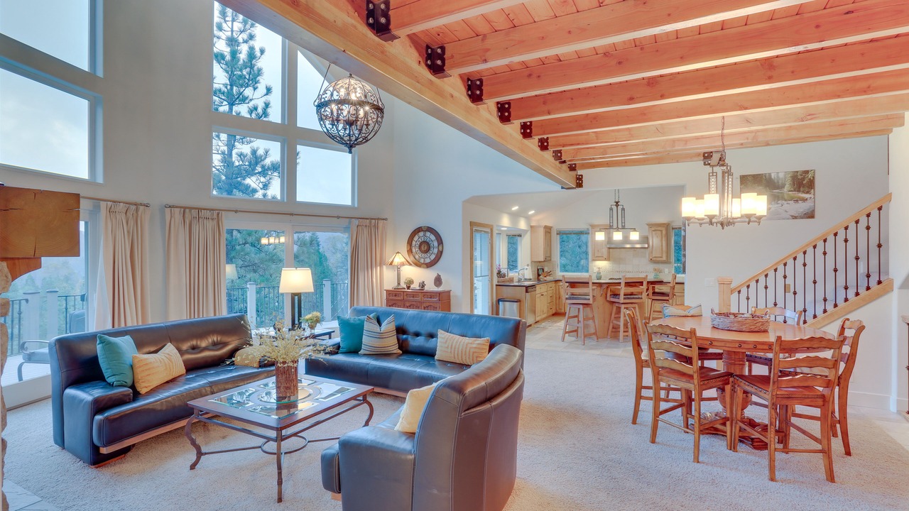 Photo of Livingroom in Blue Jay