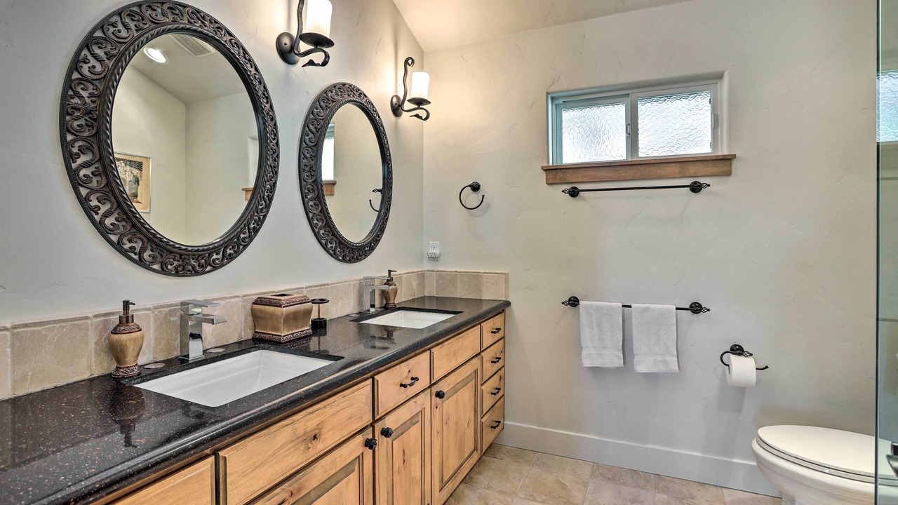 Photo of Bathroom in Blue Jay