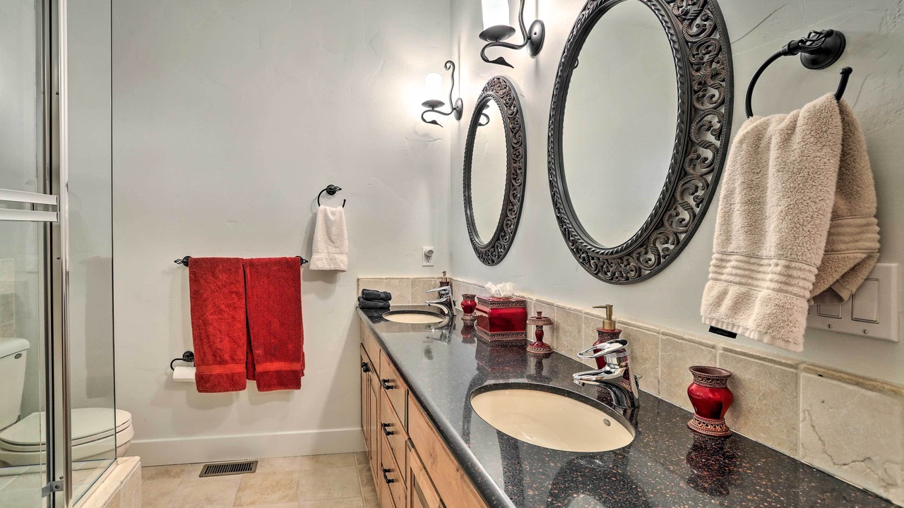 Photo of Bathroom in Blue Jay