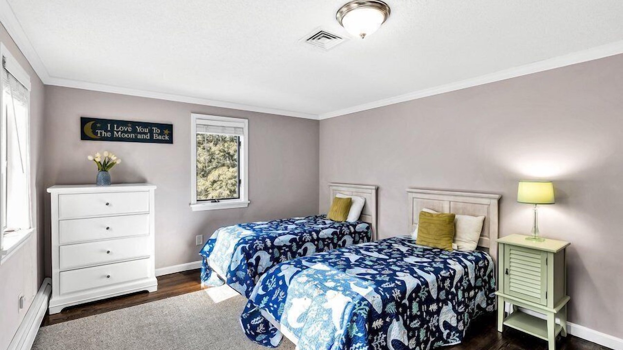 Photo of Bedroom in Centerville