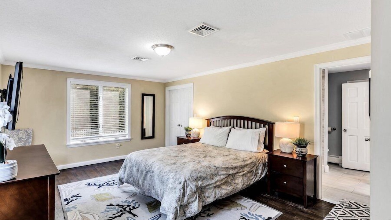 Photo of Bedroom in Centerville