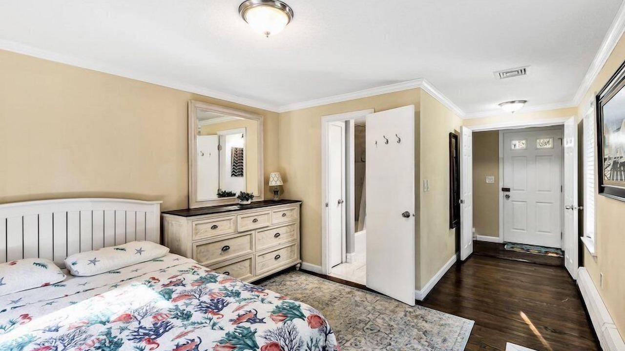 Photo of Bedroom in Centerville