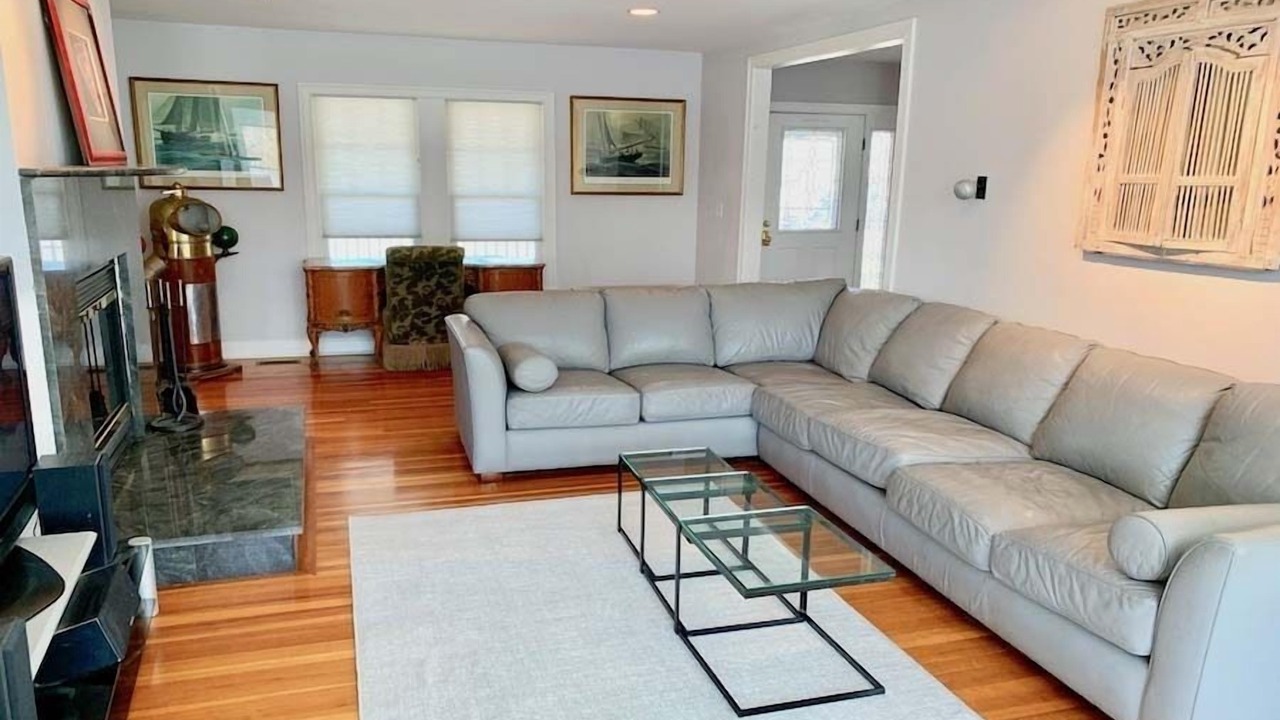 Photo of Livingroom in Falmouth Heights