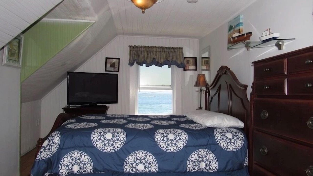 Photo of Bedroom in Falmouth Heights