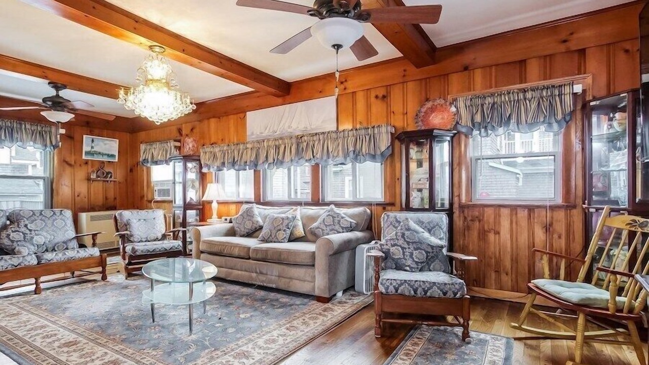 Photo of Livingroom in Falmouth Heights