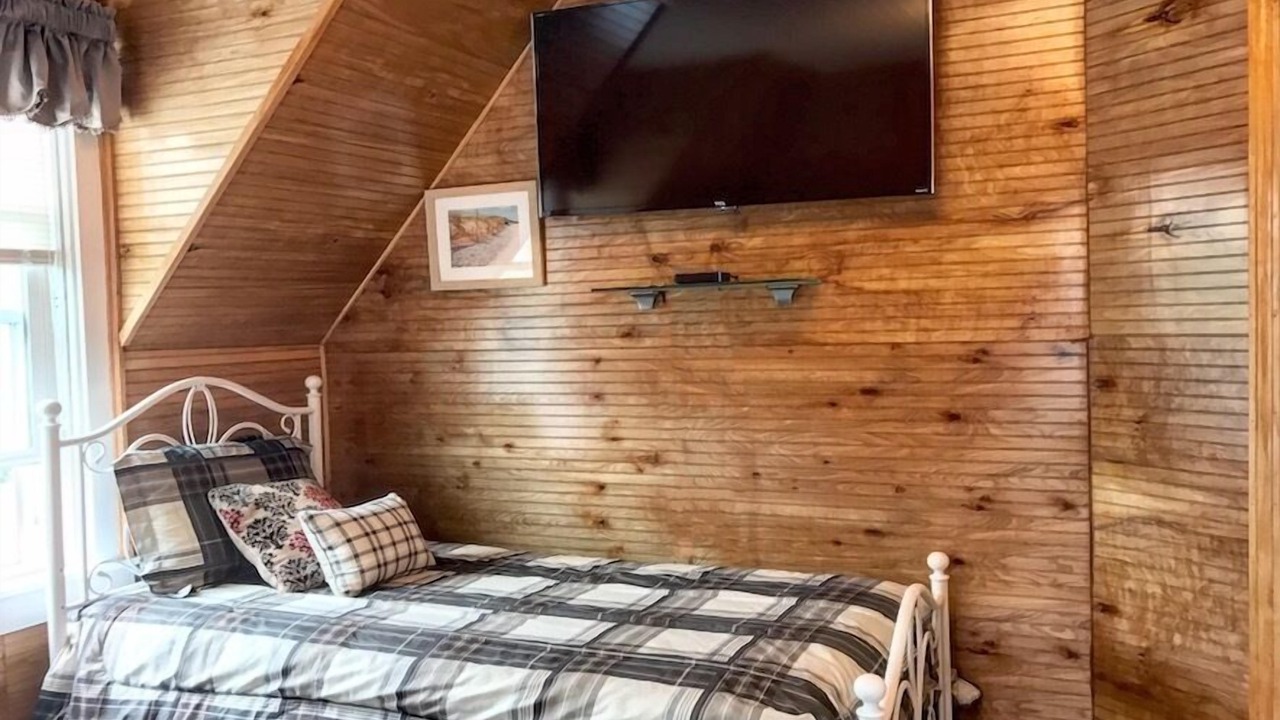Photo of Bedroom in Falmouth Heights
