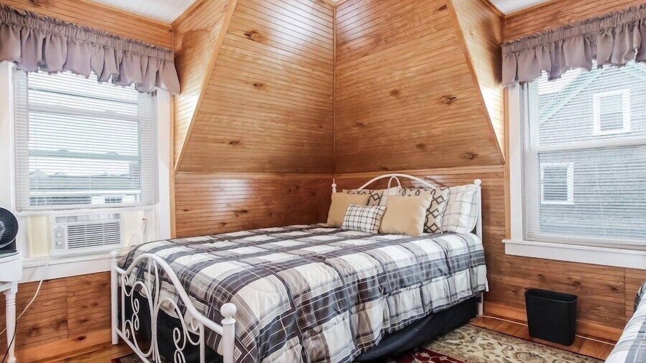Photo of Bedroom in Falmouth Heights