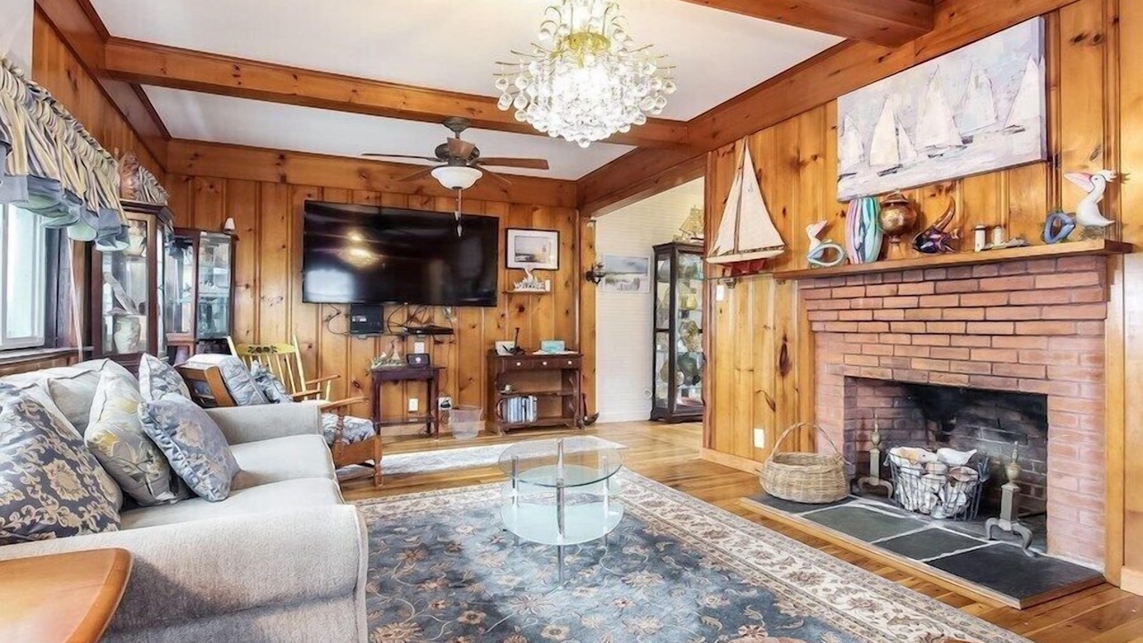 Photo of Livingroom in Falmouth Heights