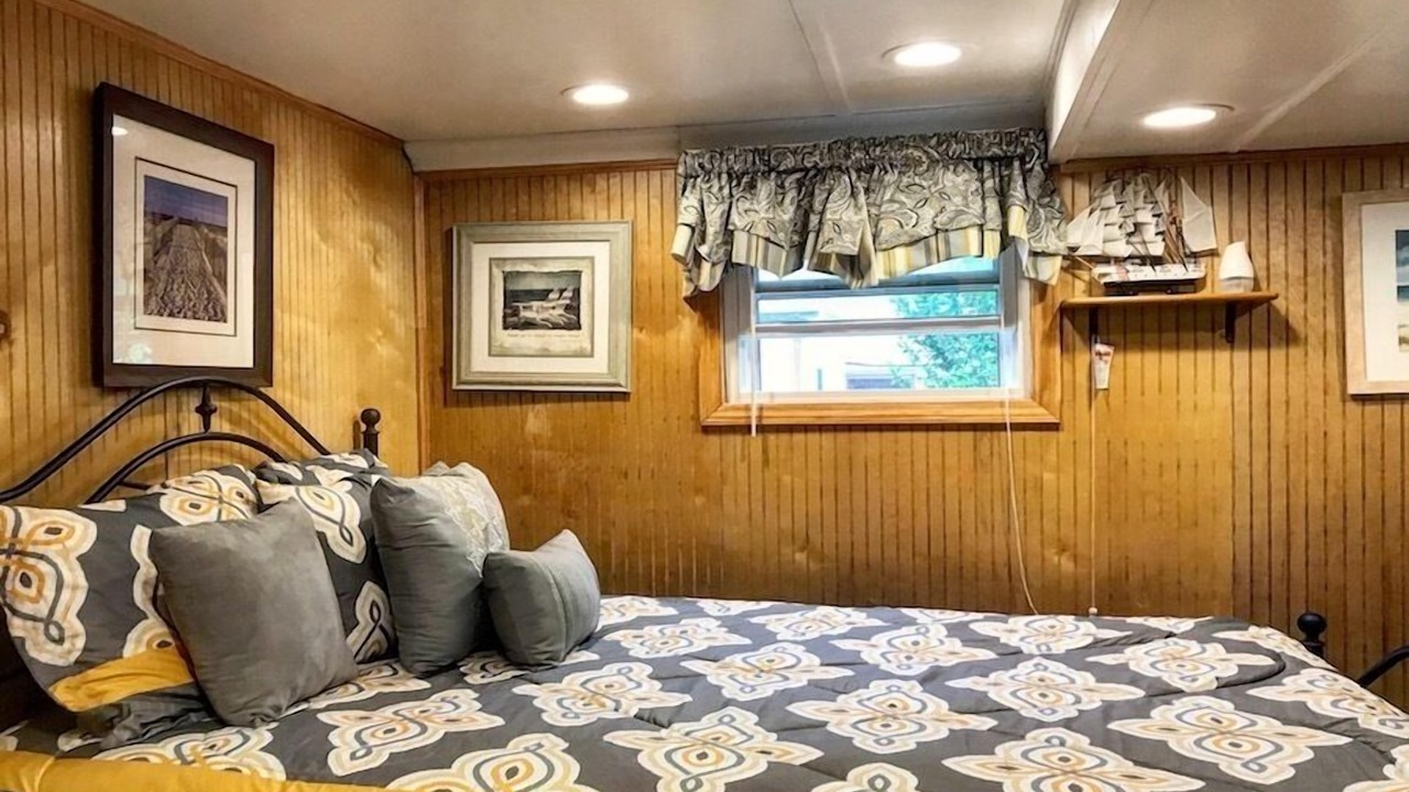 Photo of Bedroom in Falmouth Heights