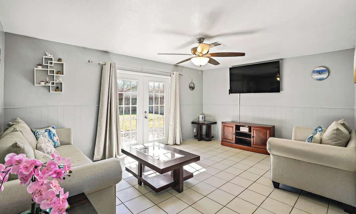 Photo of Livingroom in South Side