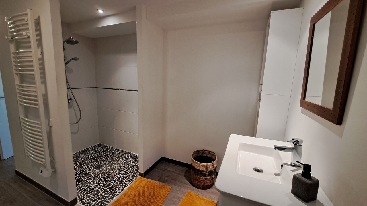 Photo of Bathroom in Saint-Paulet-de-Caisson