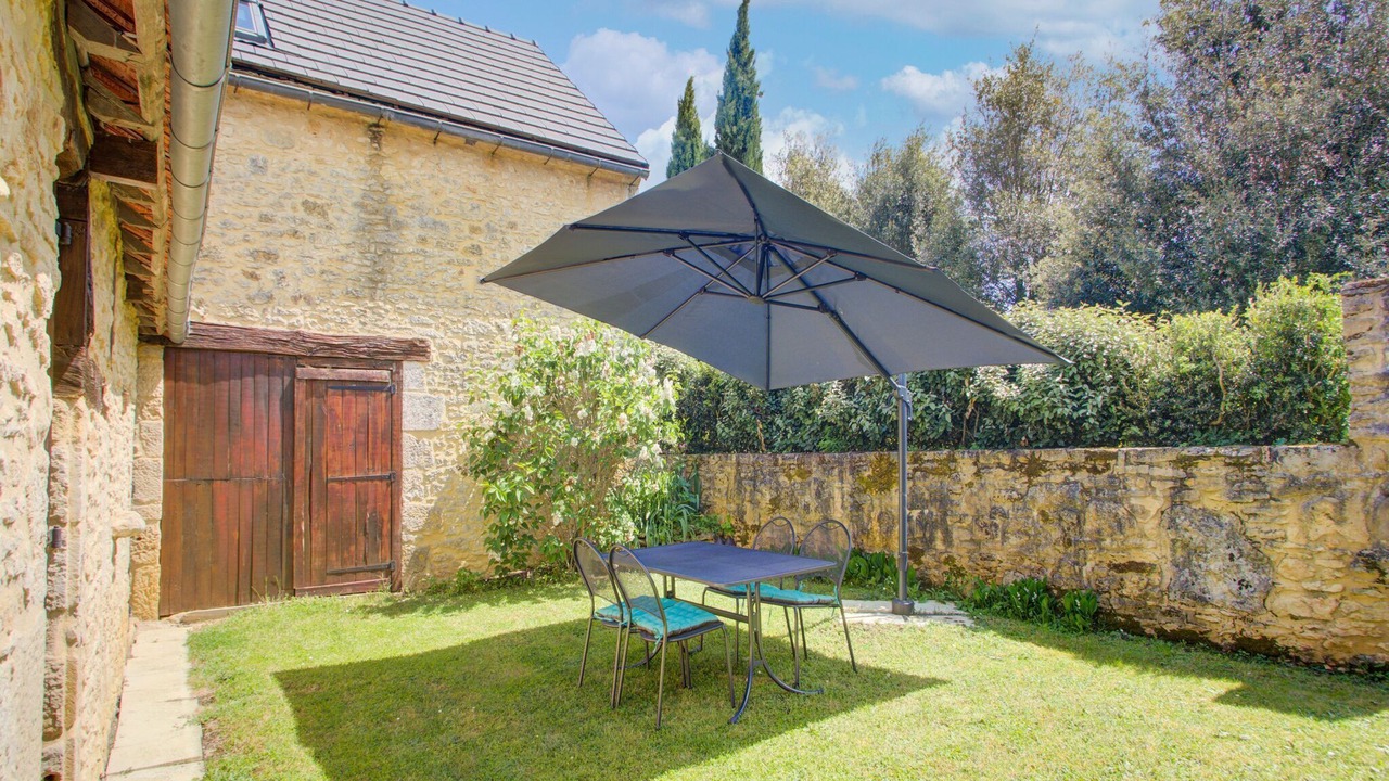 Photo of Outdoor in Jayac