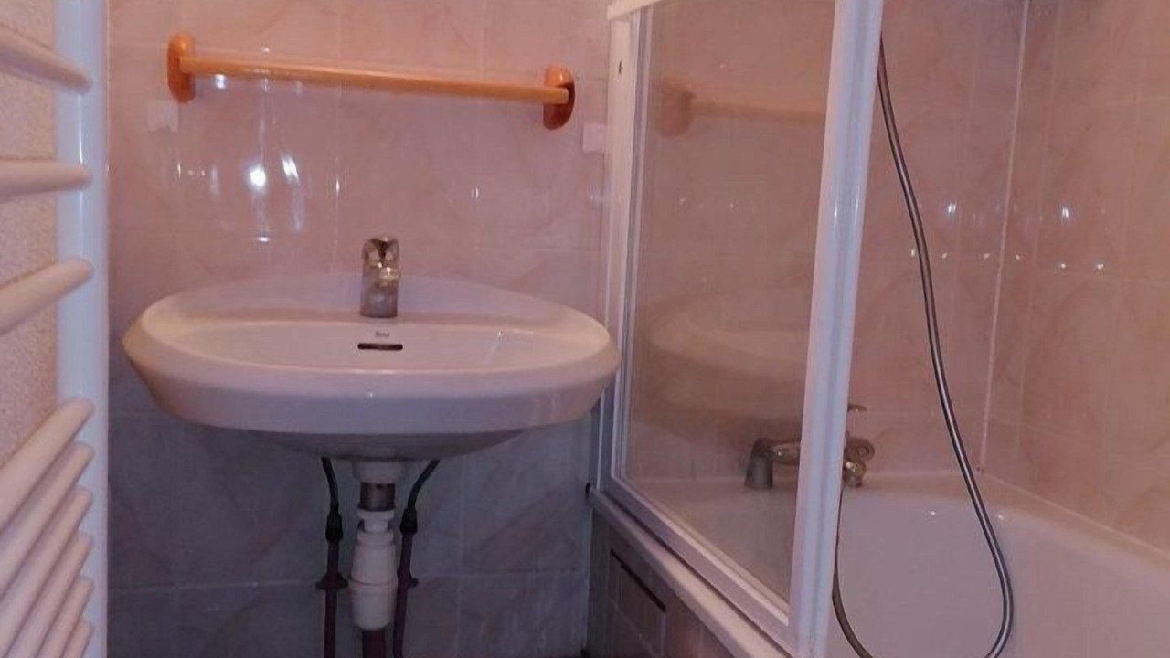 Photo of Bathroom in Eclose-Est