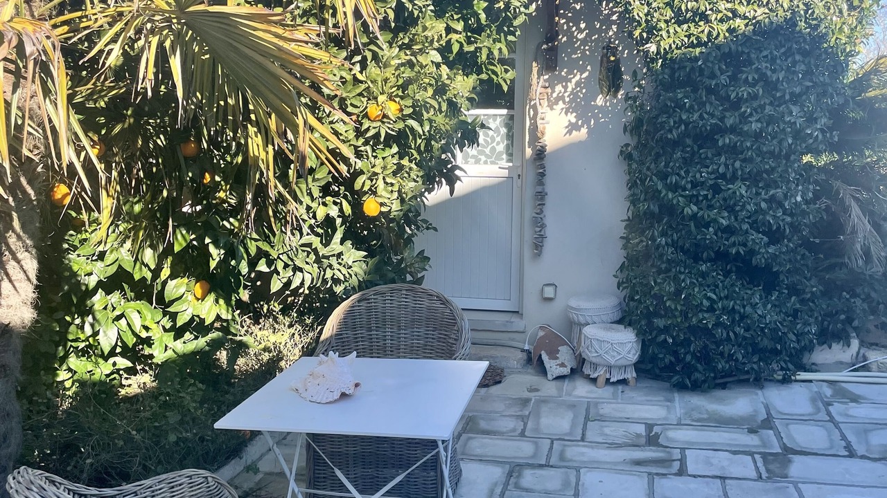 Photo of Patio Balcony in Saint-Laurent-d'Aigouze