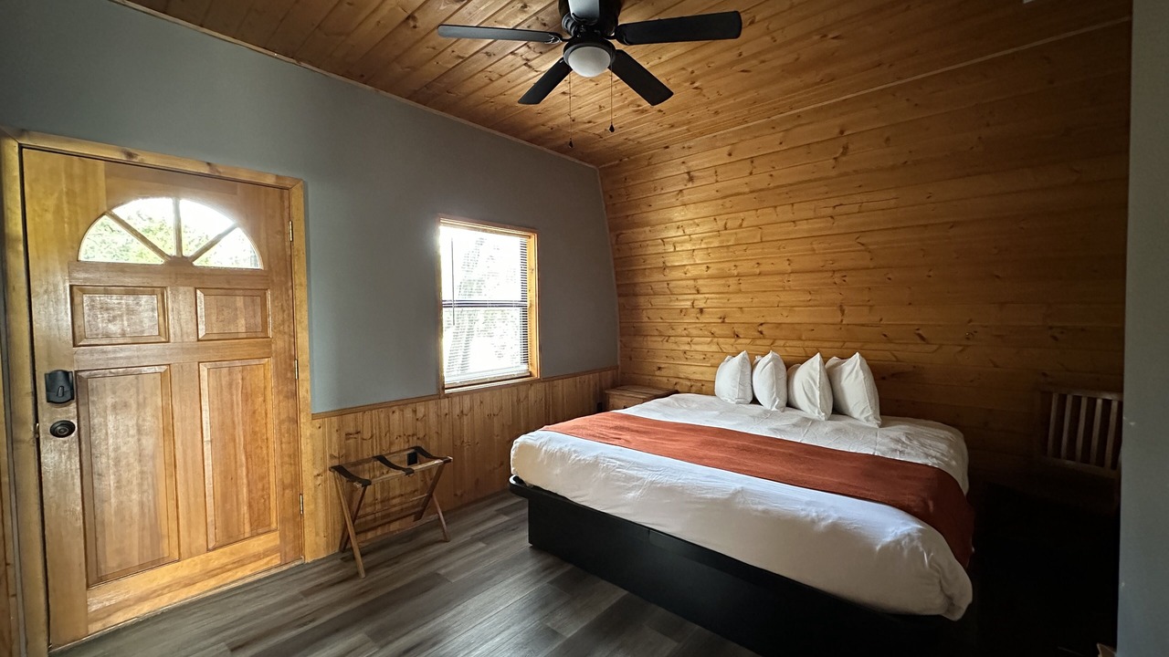 Photo of Bedroom in Canyon Lake