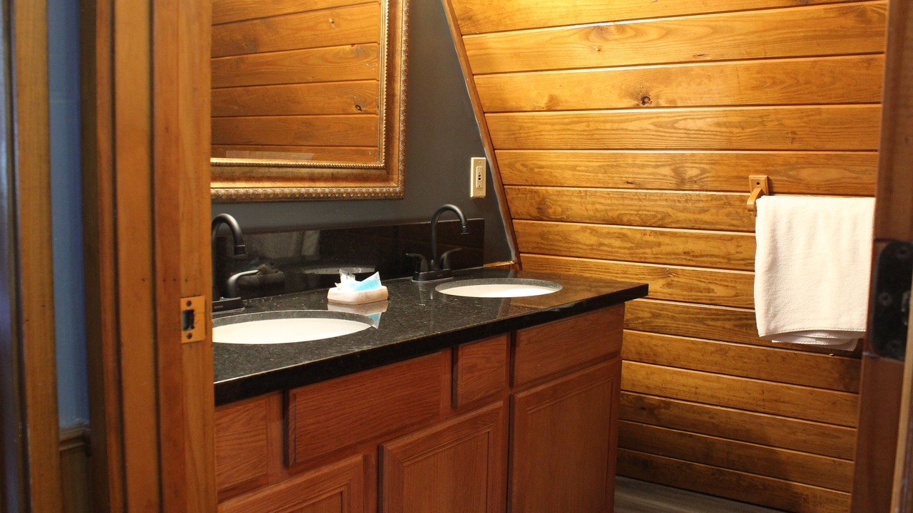 Photo of Bathroom in Canyon Lake