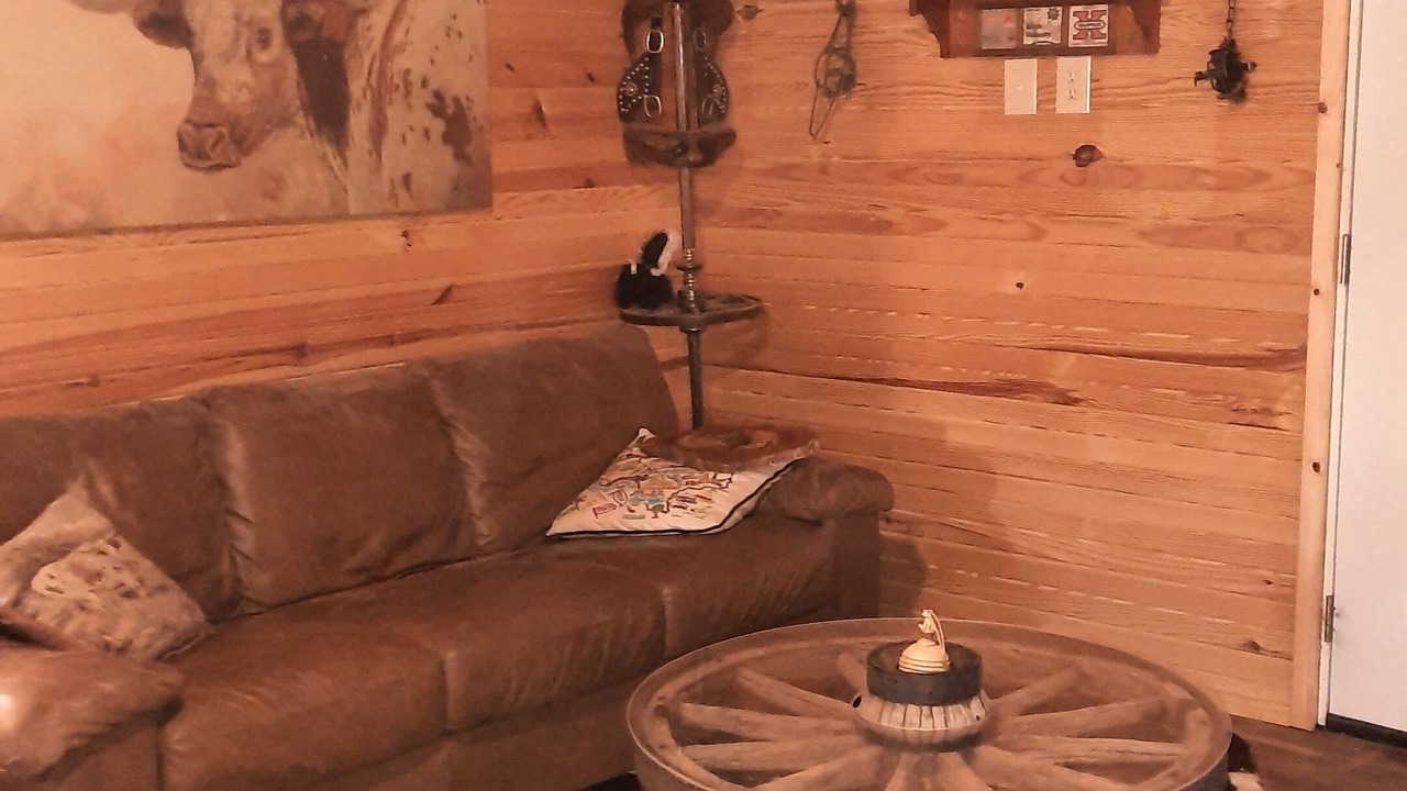 Photo of Livingroom in Lafayette County
