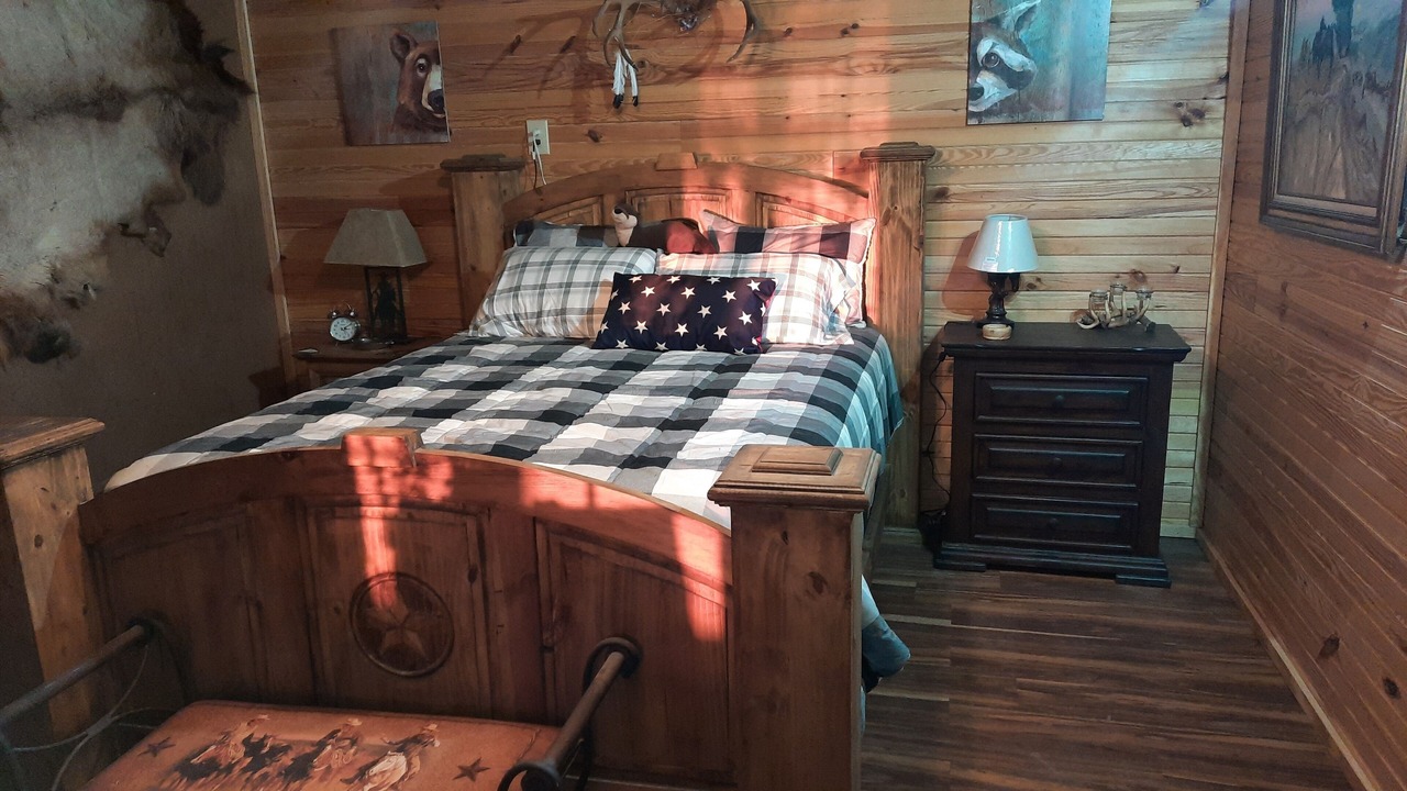 Photo of Bedroom in Lafayette County