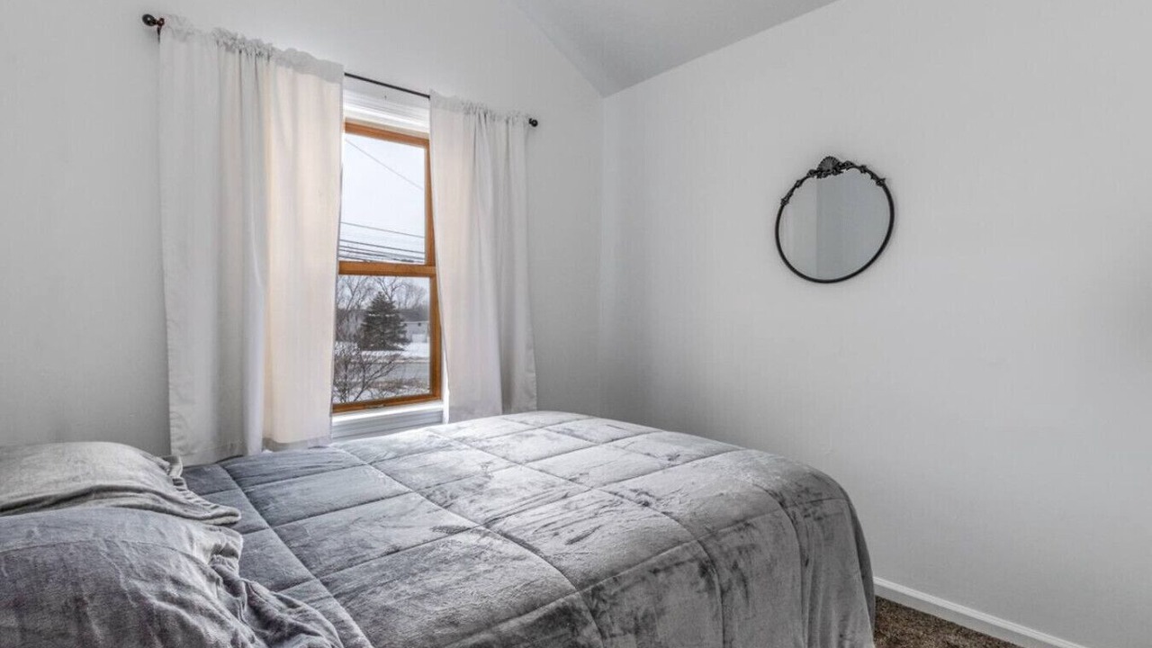 Photo of Bedroom in Gasport