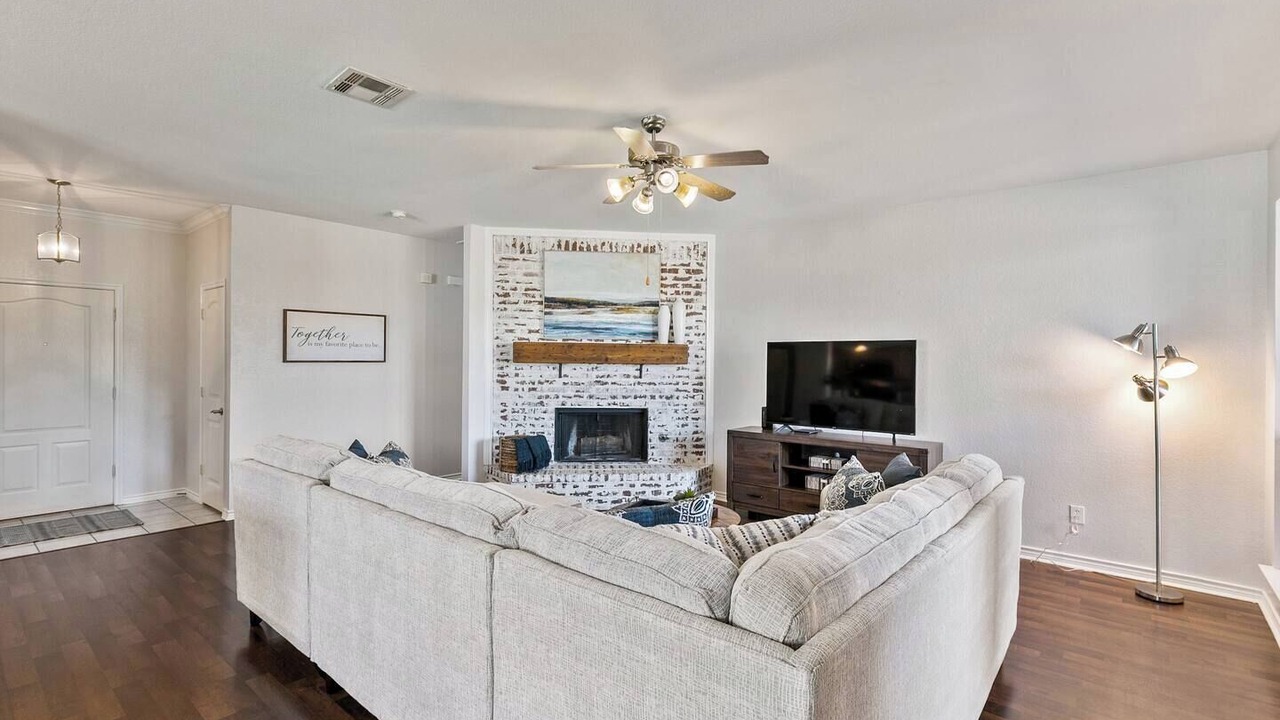 Photo of Livingroom in Murphy