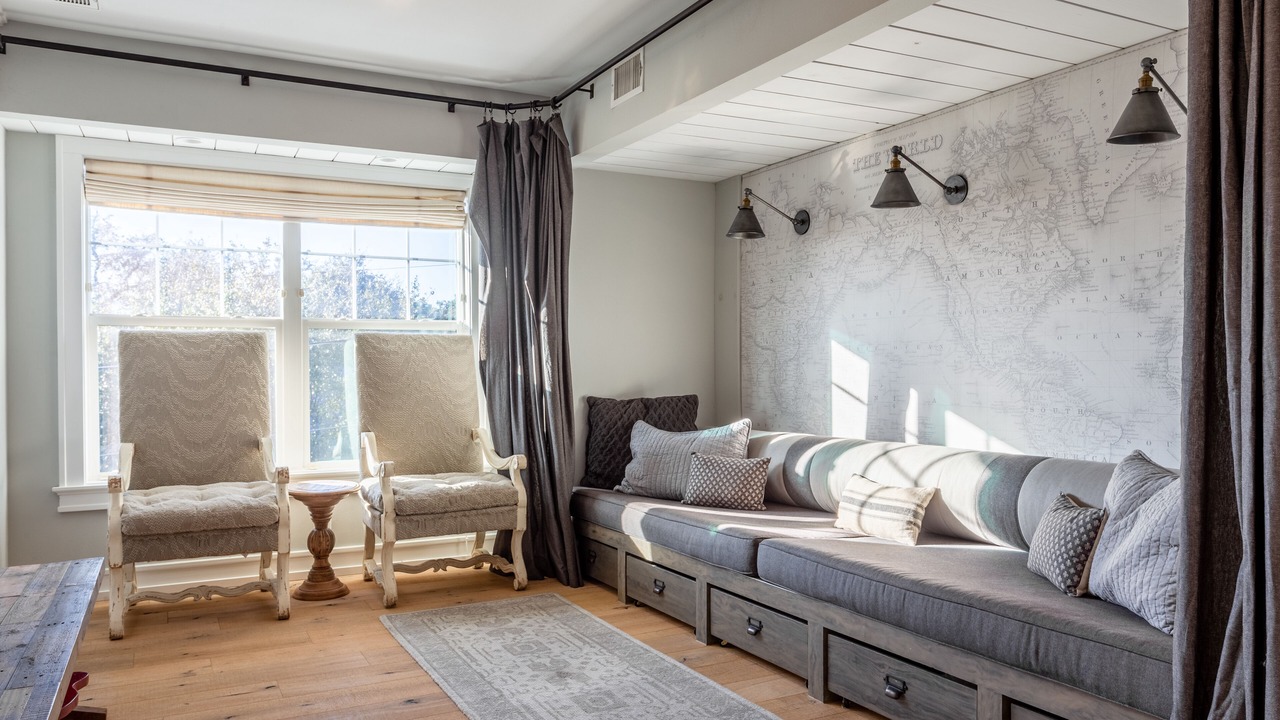 Photo of Livingroom in Travis Heights