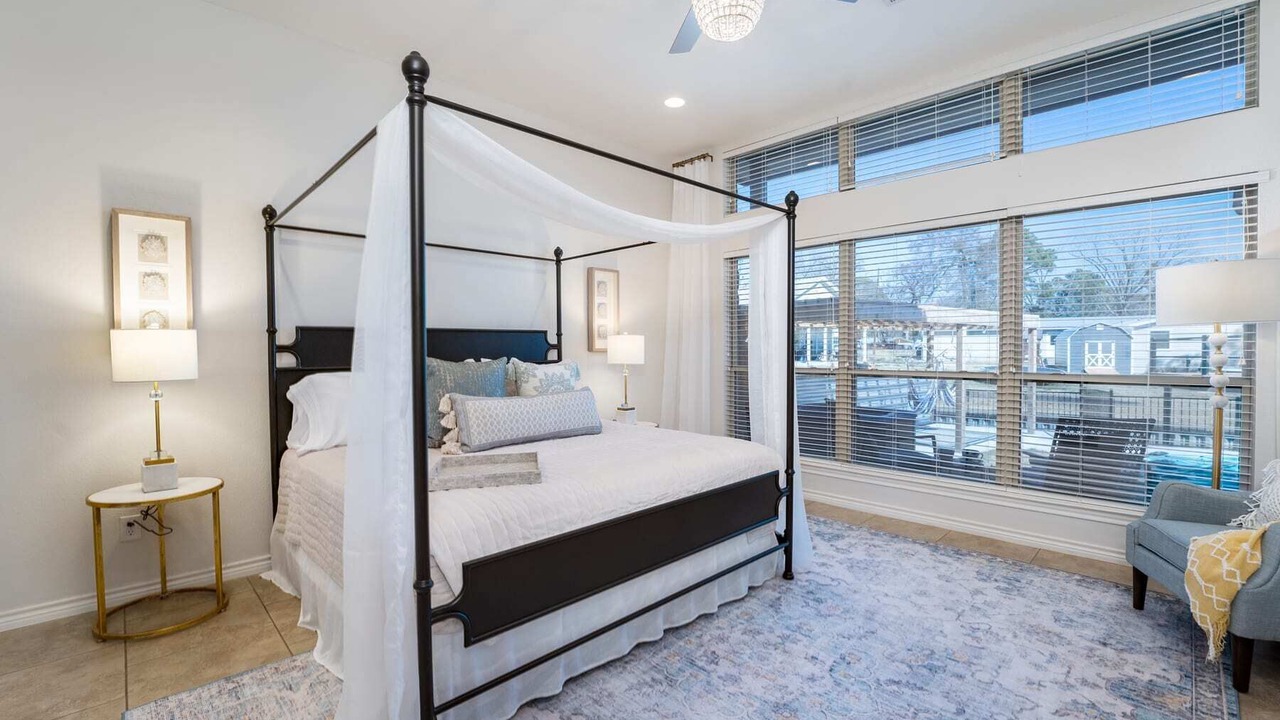 Photo of Bedroom in Mabank
