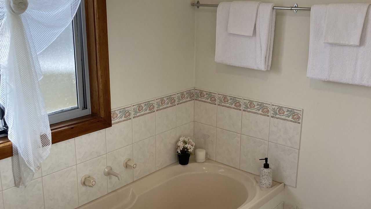 Photo of Bathroom in Kingscote