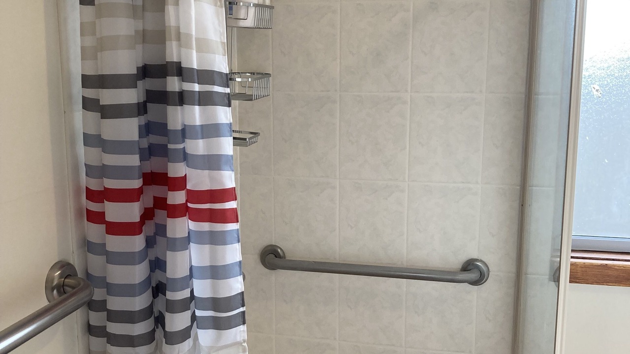 Photo of Bathroom in Kingscote