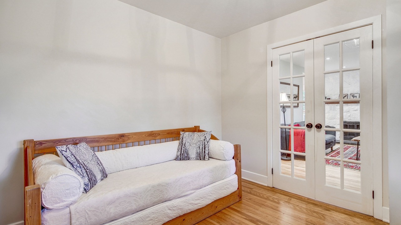 Photo of Livingroom in Morin Heights