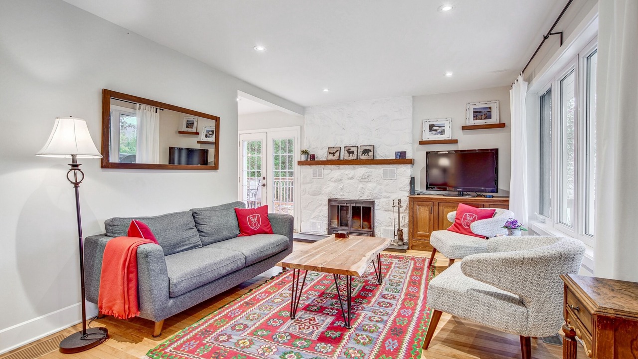 Photo of Livingroom in Morin Heights