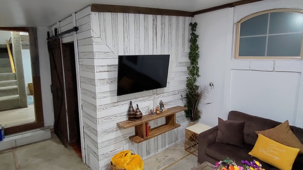 Photo of Livingroom in Hidden Meadow Community