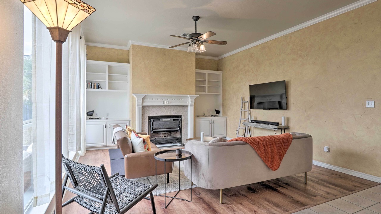Photo of Livingroom in Travis Landing