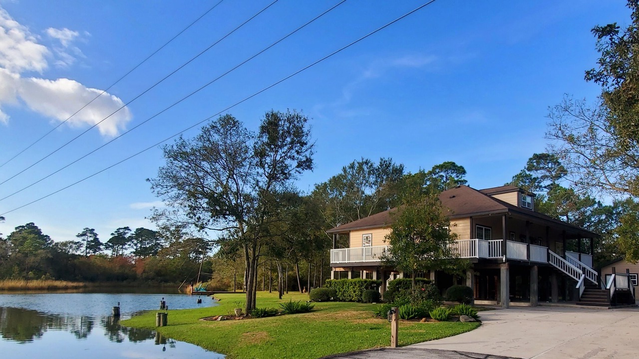 Photo of Outdoor in Shoreacres