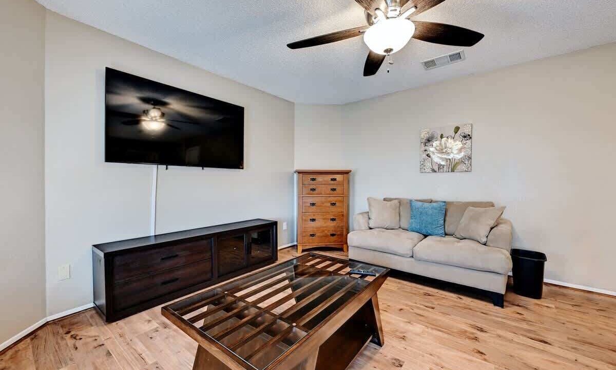 Photo of Livingroom in Pflugerville