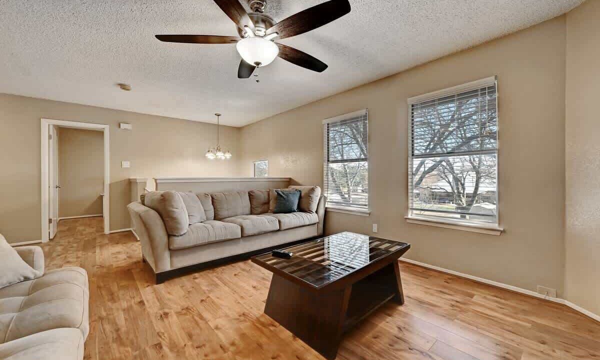 Photo of Livingroom in Pflugerville
