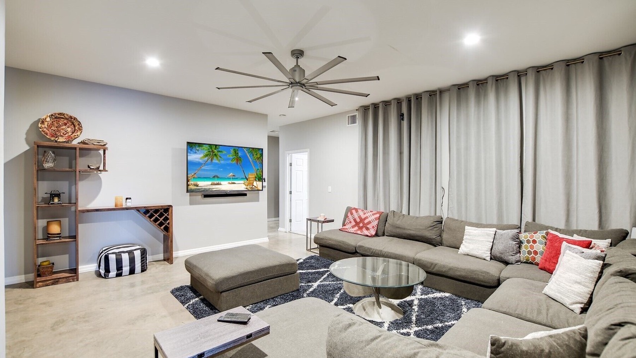 Photo of Livingroom in Highland Lake Estates