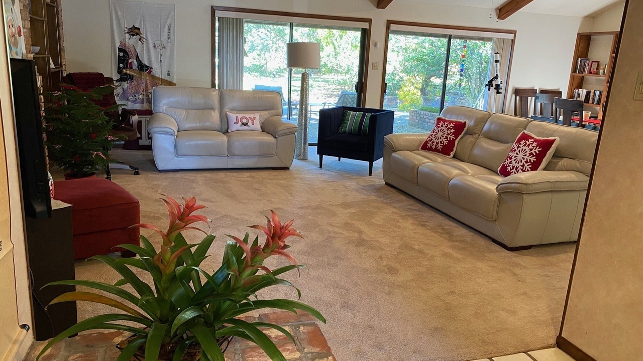Photo of Livingroom in Briarcrest Estates