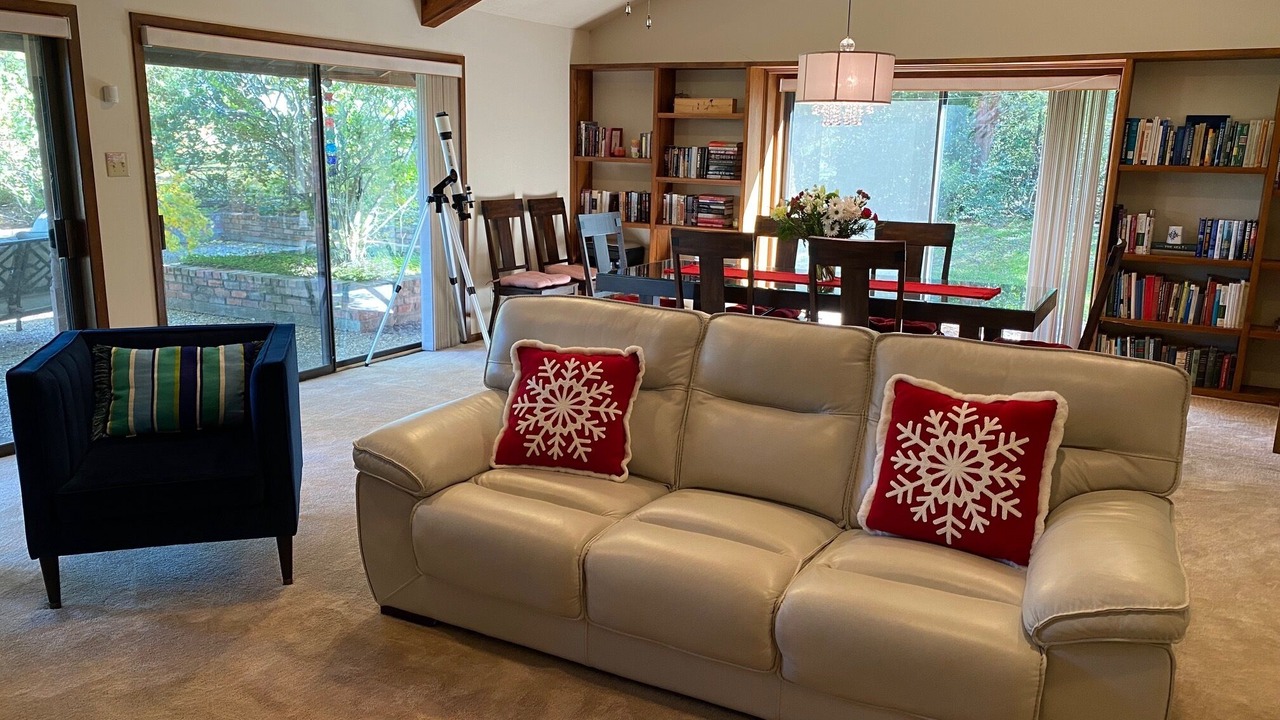 Photo of Livingroom in Briarcrest Estates
