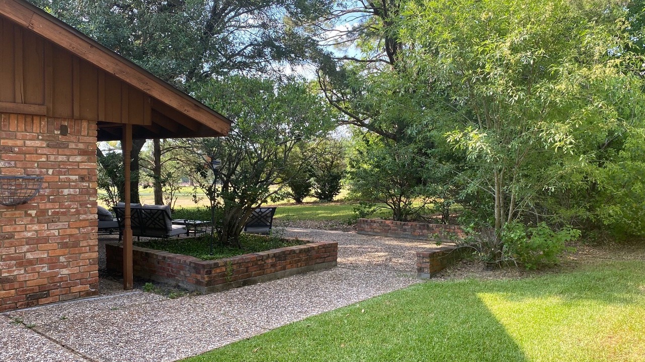Photo of Outdoor in Briarcrest Estates