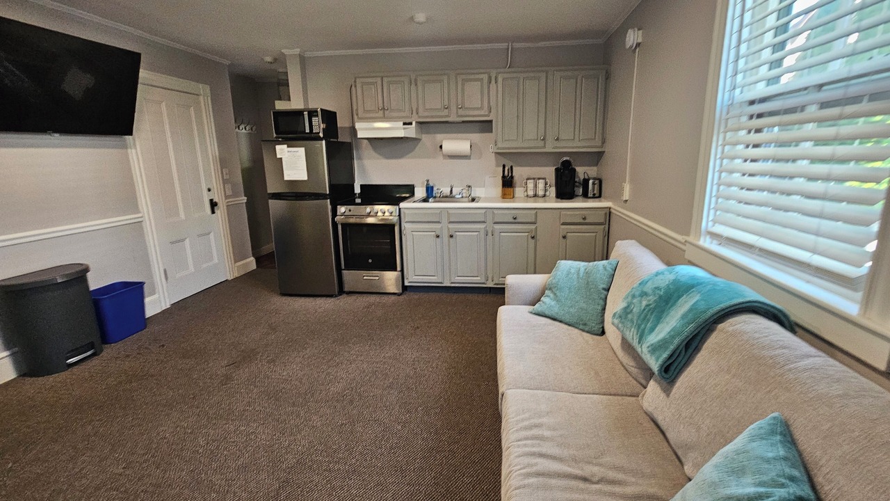 Photo of Livingroom in Historic Hill