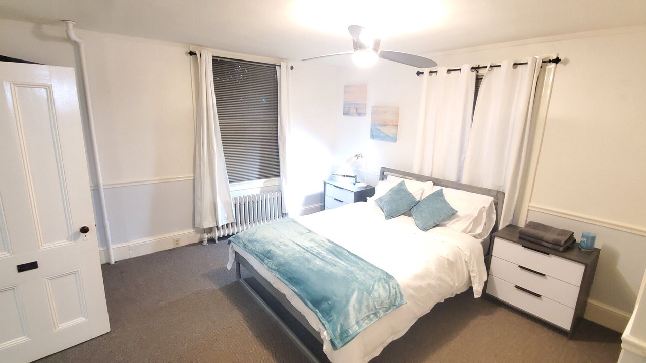 Photo of Bedroom in Historic Hill