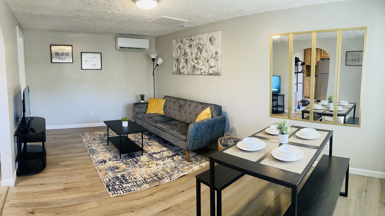 Photo of Livingroom in Rossville